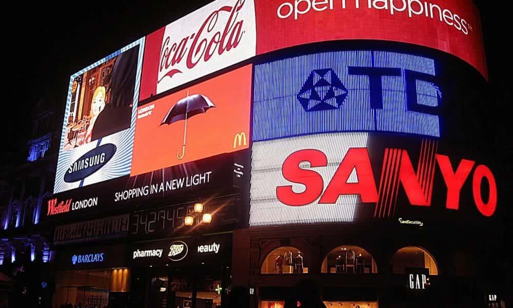 Pantalla LED Publicitaria de Full-Stage.com Proveedor de confianza, con mas de 13 años de experiencia, y certificaciones de calidad como CE, FCC, CCC, RoHS, ISO9001